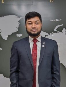 হোম ইন্টেরিয়র ডিজাইন সম্পন্ন হওয়ার পর সন্তুষ্ট ক্লায়েন্টের ছবি